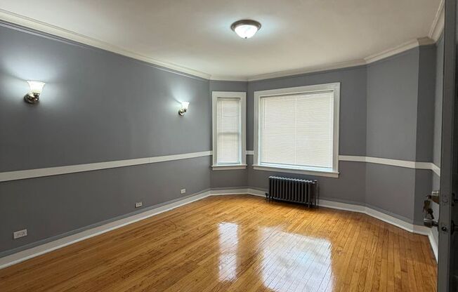 7705 S Laflin