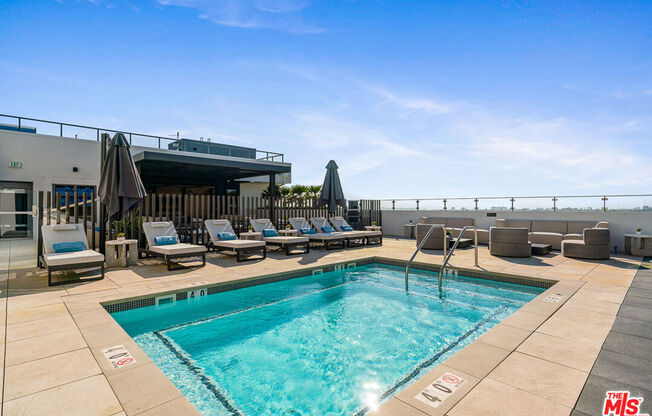 1 bed, 1 bath, 840 sqft, $4,250, Unit 618