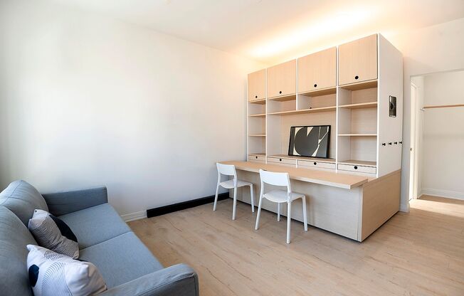 Studio, 1 bath, 214 sqft, $1,600, Unit 117