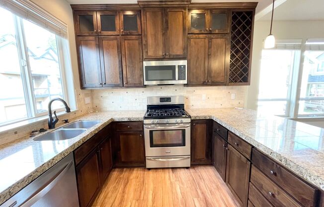 4 Bedroom Home near Orenco Station!!