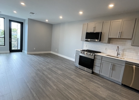 1 bed, 1 bath, 630 sqft, $3,200, Unit 306
