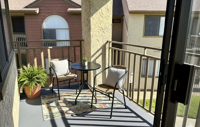 1 bed, 1 bath, 691 sqft, $2,050, Unit 52