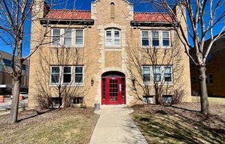 1800 E Kenmore Pl.