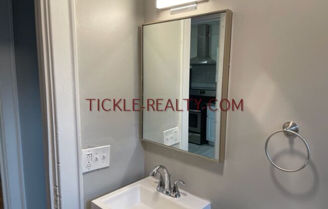 1 bed, 1 bath, $1,225, Unit D102