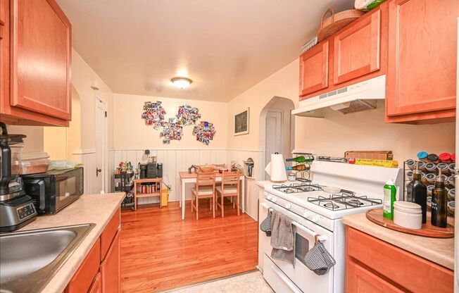 1 bed, 1 bath, $1,075, Unit 2361 3