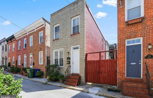 Fabulous 2bd/1.5ba Upper Fells Rowhome w/ CAC & W/D--Available 12/15