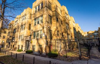 5040 W Washington Blvd