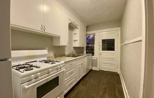 1 bed, 1 bath, 600 sqft, $995, Unit 1317-1W