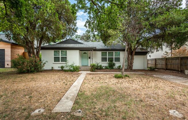 3 bedroom, 2 bath house in Glenridge Estates!