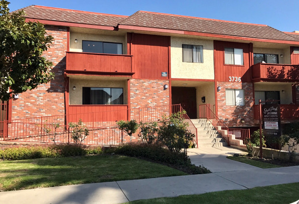 1 bed, 1 bath, $2,095, Unit 104