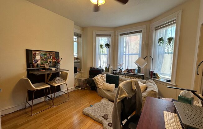 1 bed, 1 bath, 550 sqft, $2,200, Unit 4