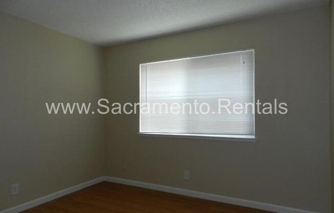 2 beds, 1 bath, $1,595