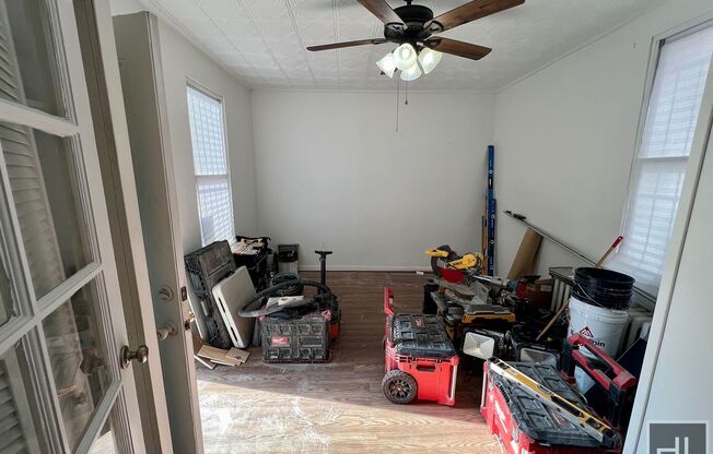 3 beds, 1 bath, $3,600, Unit 1