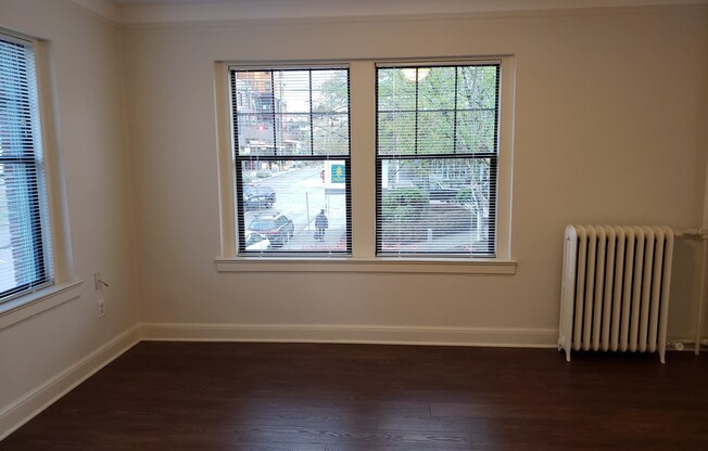 Studio, 1 bath, 350 sqft, $1,275, Unit Unit 01