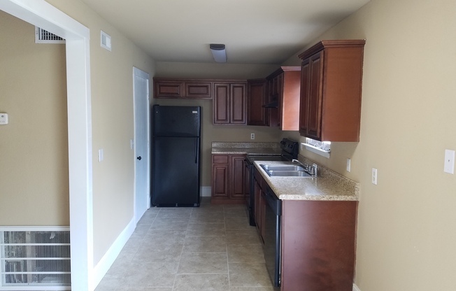 2 beds, 1.5 baths, 1,250 sqft, $1,350