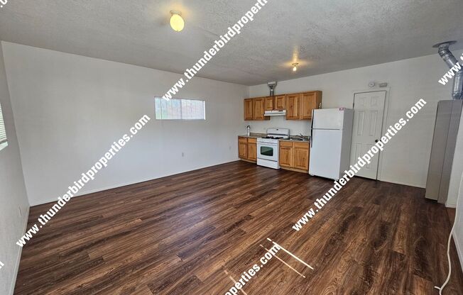 1 Bedroom, 1 Bathroom near CNM Area Available NOW!