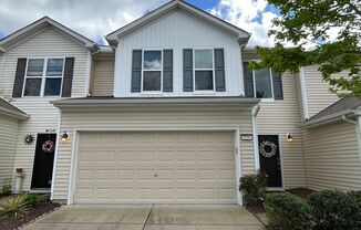 **OFFERING REFUNDABLE APPLICATION FEES** Fantastic 3BD, 2.5BA North Raleigh Townhome with Fenced Backyard in an HOA Community with Premier Amenities