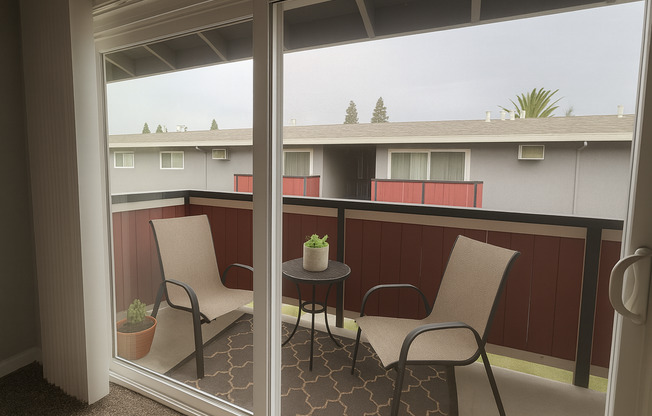 1 bed, 1 bath, 575 sqft, $1,350, Unit 76