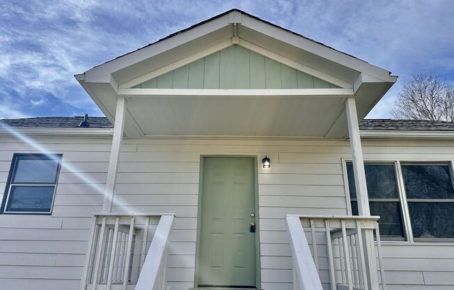 Renovated 2 Bedroom Pet Friendly Home For Rent!