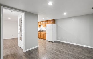 1 bed, 1 bath, $2,300, Unit 230- B