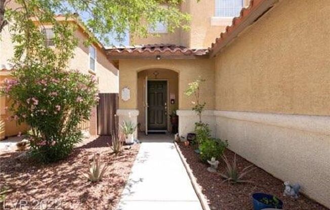 Must see 2 story 4 bed/3 bath home in the heart of SUMMERLIN
