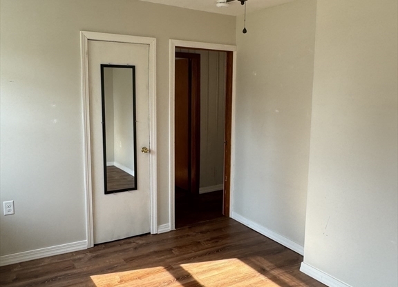 3 beds, 1 bath, $2,275, Unit 1