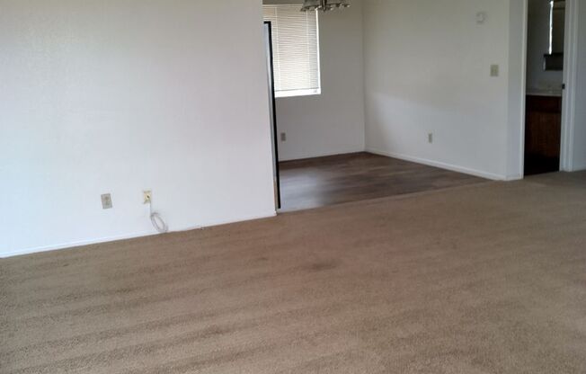 2 beds, 1 bath, $1,200, Unit 6587 Sunset A