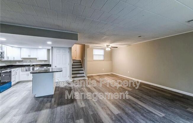 2207 AURORA DR