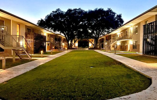 1 bed, 1 bath, 840 sqft, $1,200, Unit 6201