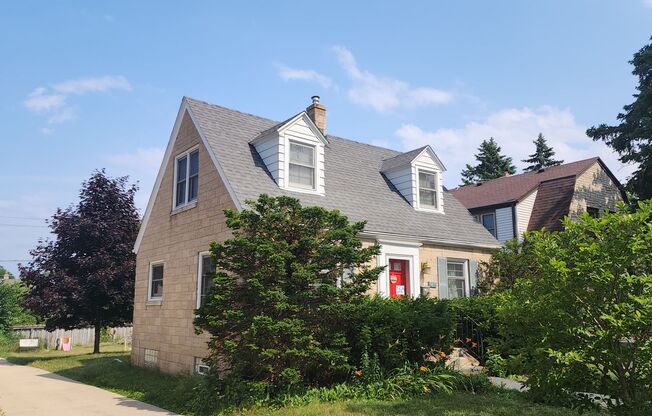 Cute 2 bedroom cape cod