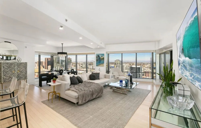 200 Harbor Dr