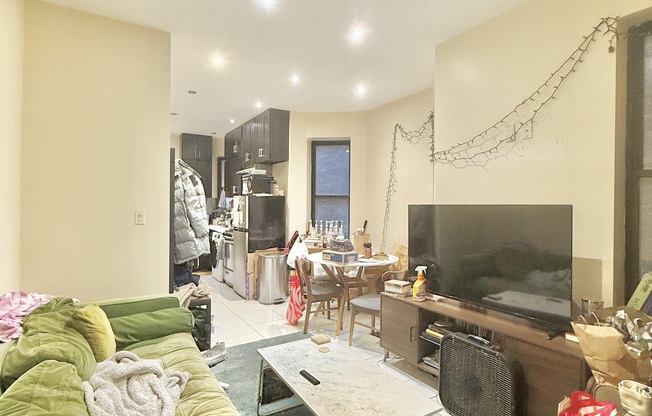 216 W 108 ST