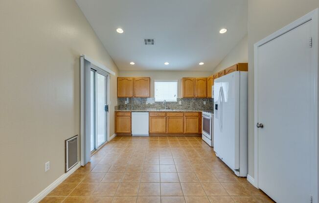 Single story 3 bedroom home in a lovely NW community