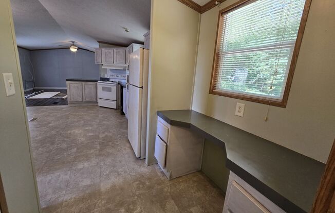 Country Living in Grays Creek! 3 Bedroom, 2 Baths convenient to Hwy 87 & Ft Bragg.