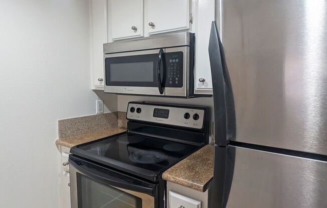 1 bed, 1 bath, $1,900, Unit Unit 106