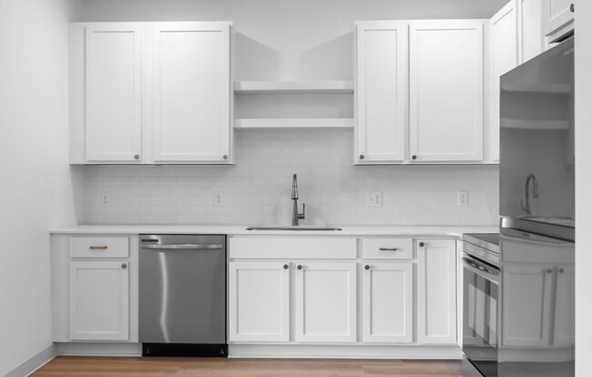 2 beds, 2 baths, 965 sqft, $1,600, Unit 332