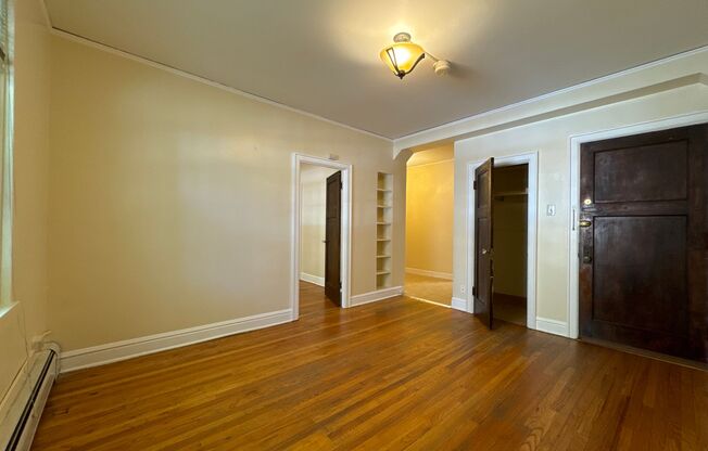 1 bed, 1 bath, 605 sqft, $1,250, Unit B-12