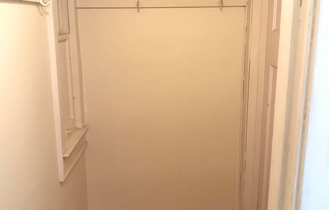 Studio, 1 bath, $820, Unit 402