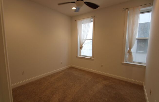 2 beds, 2 baths, 995 sqft, $1,800, Unit 201