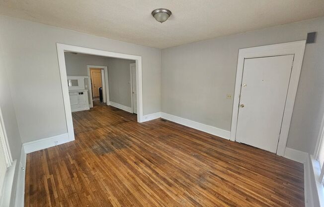 Whitter Flats - Boutique 4-Plex - 1 Bedrooms Available Now!