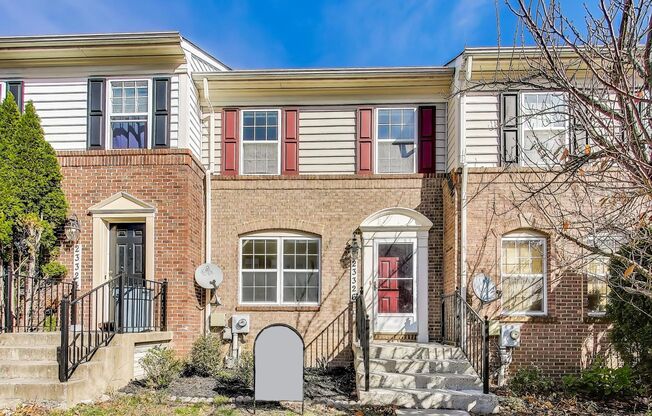 Lovely 3-level 3BD/2Full + 1 half ba Townhouse in Highlands at Clarksburg