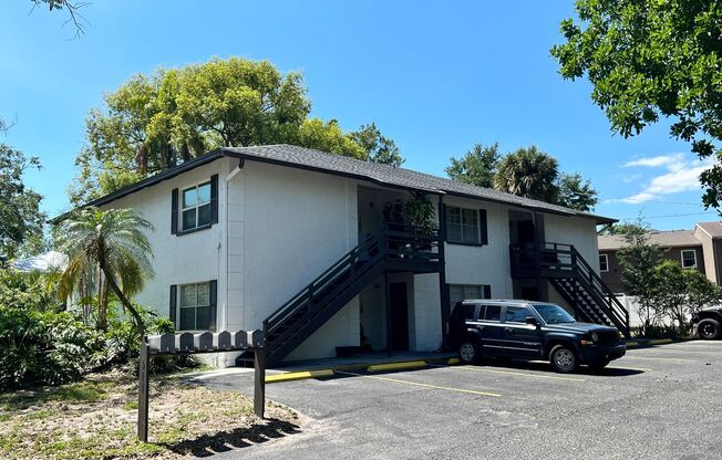 2411 W STROUD AVE