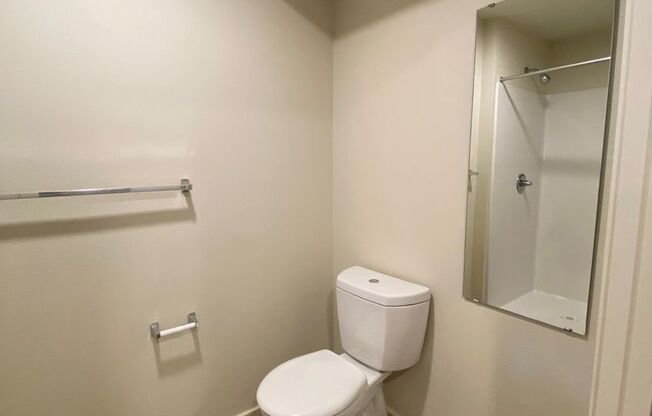 Studio, 1 bath, 178 sqft, $1,235, Unit 422