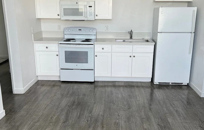 4 Bedroom, 4 Bathroom Home – Ideal for Students & Professionals near Chapman University