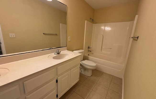 3 beds, 2 baths, $1,500, Unit 1622 Tolleson Loop Apt A