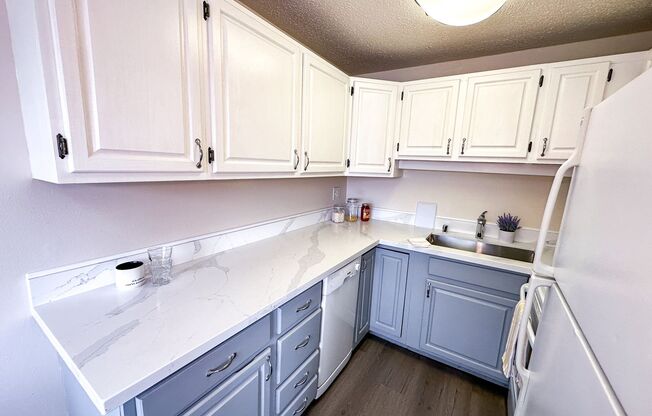 2 beds, 1 bath, 759 sqft, $2,395, Unit 11