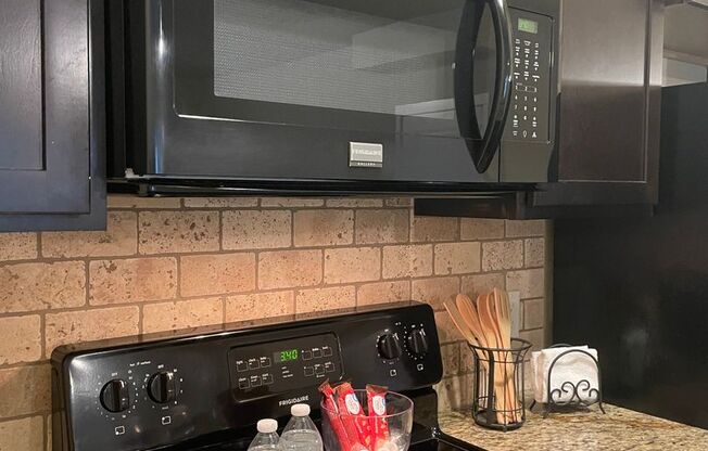 1 bed, 1 bath, 624 sqft, $1,405, Unit 11-201