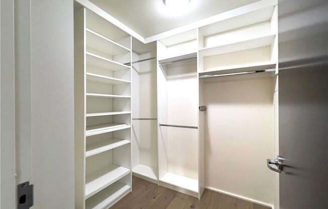 1 bed, 1 bath, 990 sqft, $3,200, Unit 606