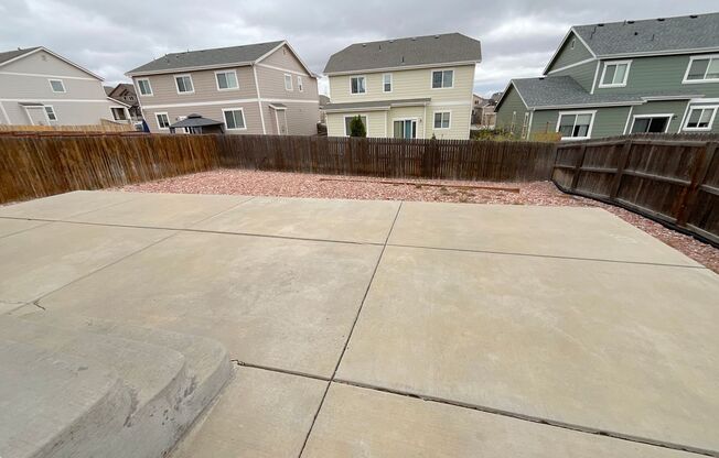 4 beds, 3 baths, $2,550