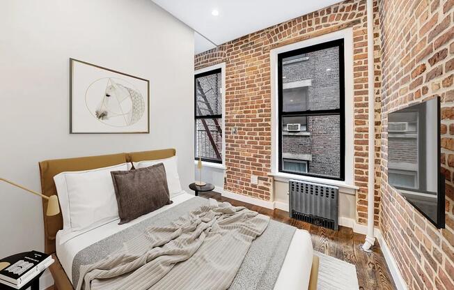 2 beds, 1 bath, $5,495, Unit 2C